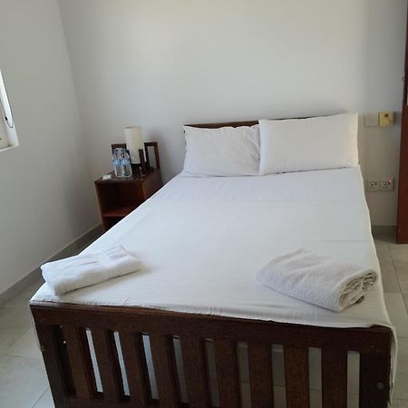 Amssler Beach Stay Калутара Екстер'єр фото