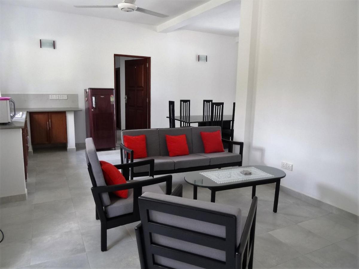Amssler Beach Stay Калутара Екстер'єр фото
