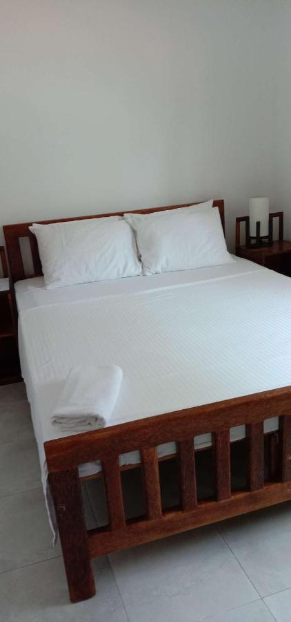 Amssler Beach Stay Калутара Екстер'єр фото