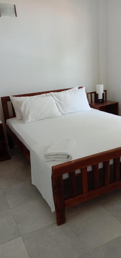 Amssler Beach Stay Калутара Екстер'єр фото