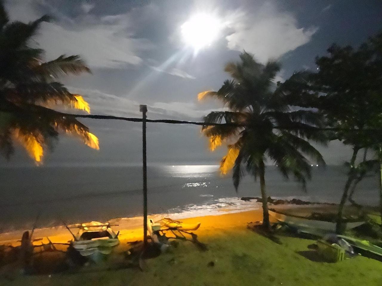 Amssler Beach Stay Калутара Екстер'єр фото