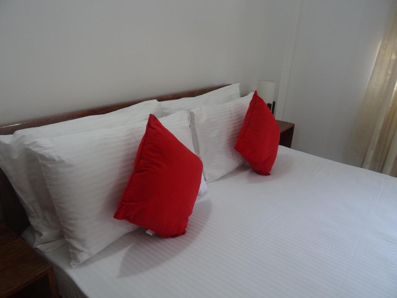 Amssler Beach Stay Калутара Екстер'єр фото