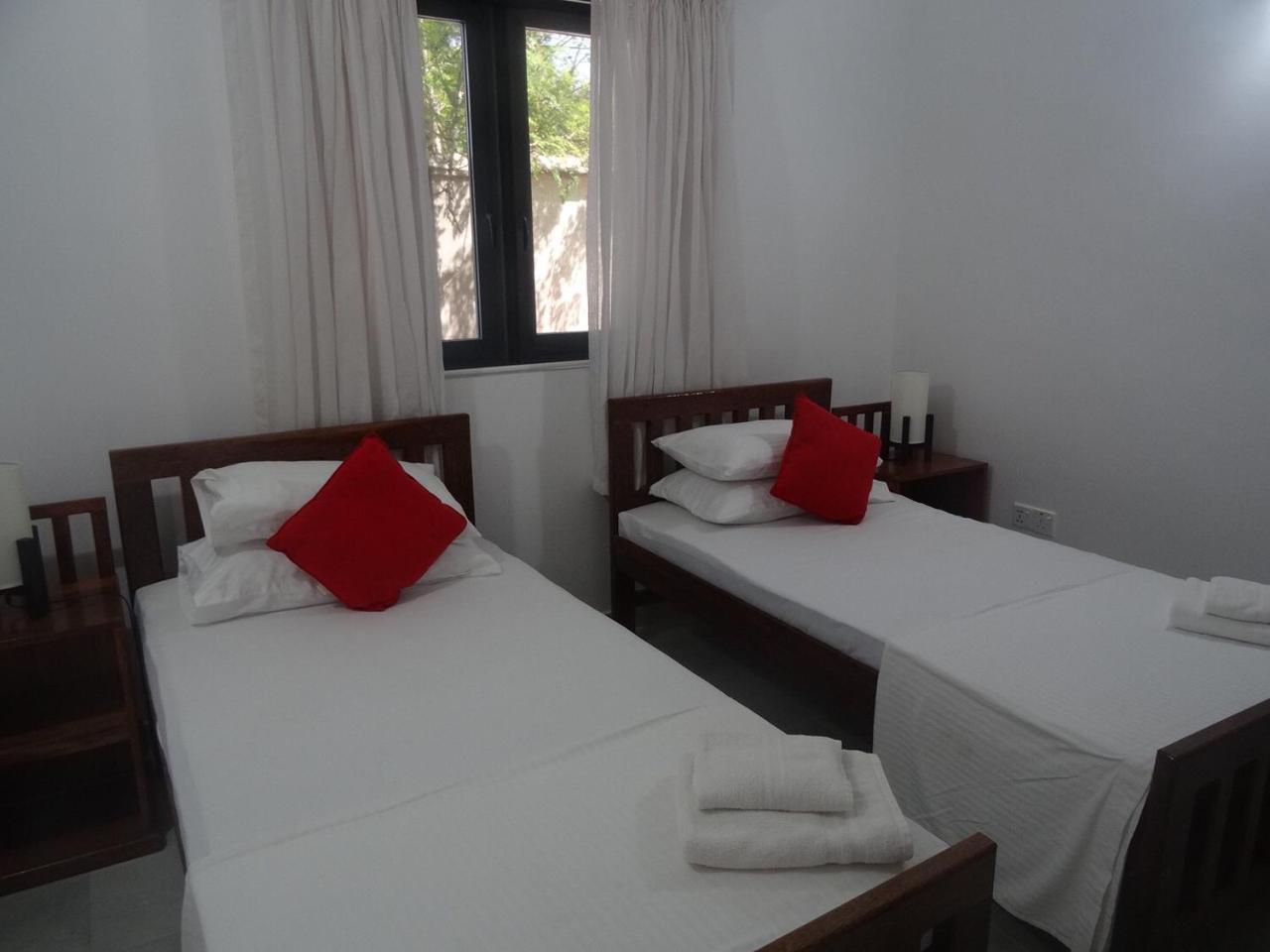 Amssler Beach Stay Калутара Екстер'єр фото