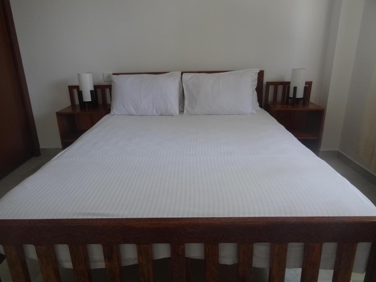 Amssler Beach Stay Калутара Екстер'єр фото