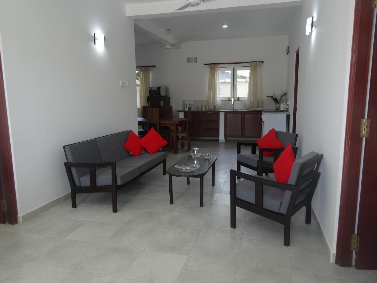 Amssler Beach Stay Калутара Екстер'єр фото