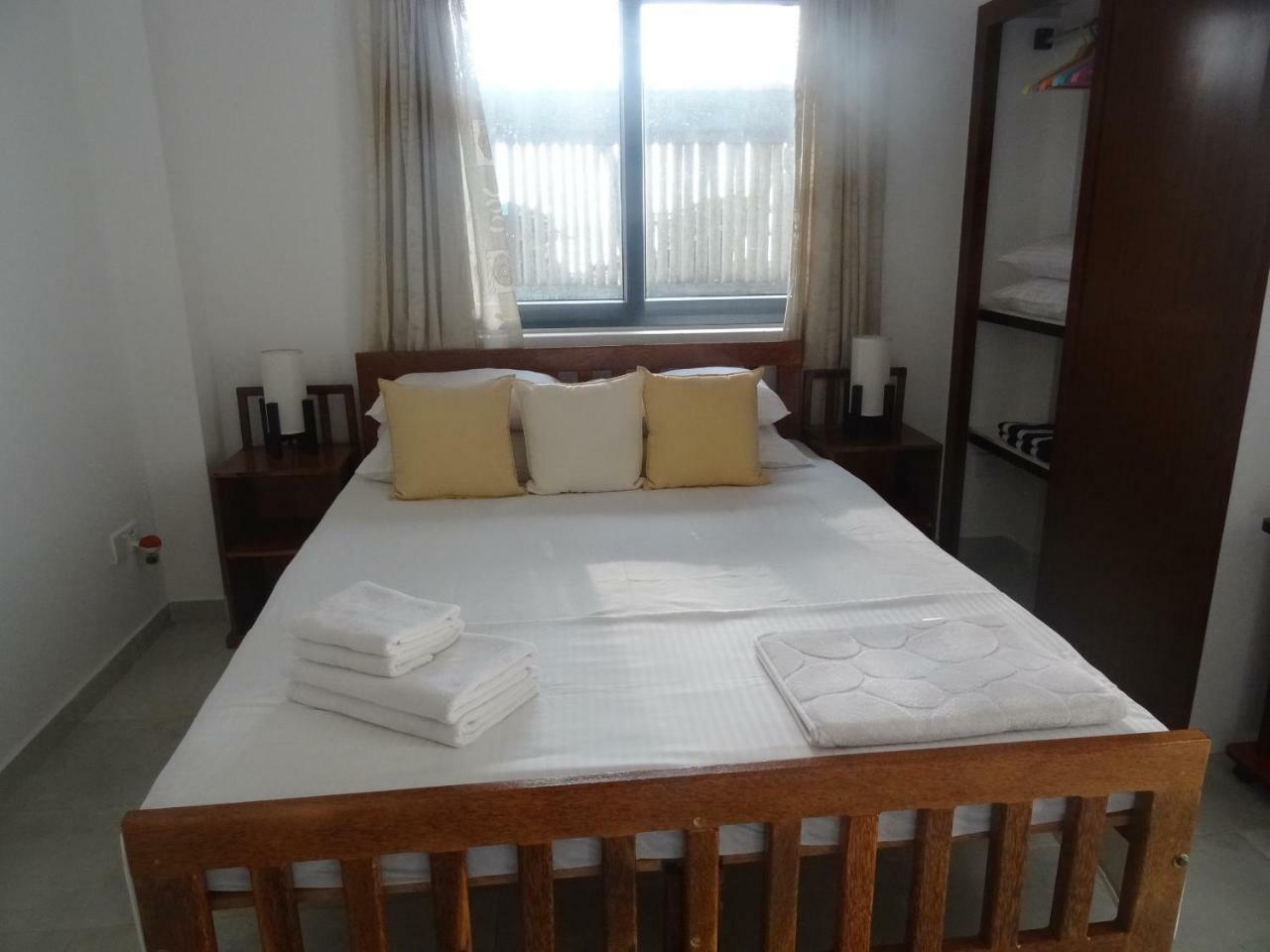 Amssler Beach Stay Калутара Екстер'єр фото