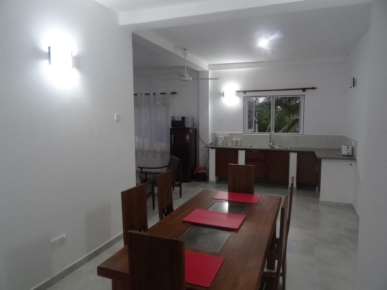 Amssler Beach Stay Калутара Екстер'єр фото