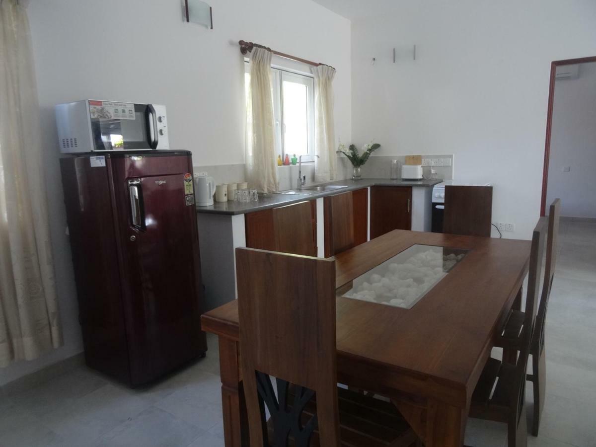 Amssler Beach Stay Калутара Екстер'єр фото