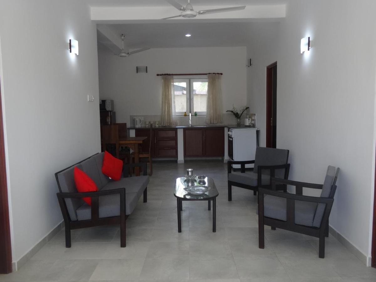 Amssler Beach Stay Калутара Екстер'єр фото